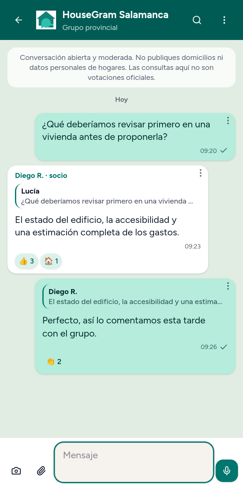 Chat de HouseGram con respuesta citada y reacciones con emoji
